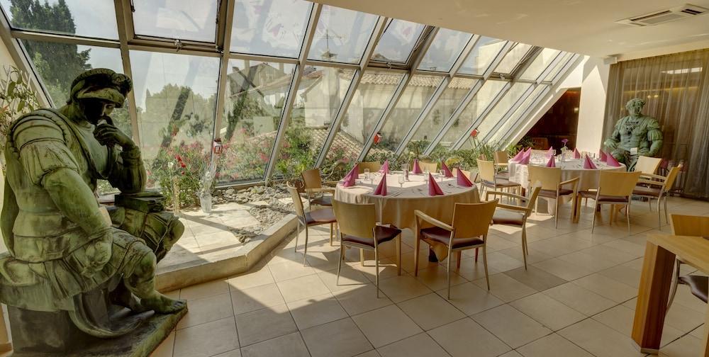 Hotel Atrium Arles Centre Экстерьер фото