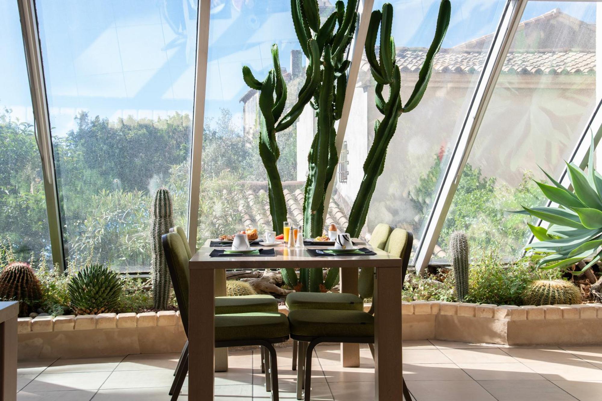 Hotel Atrium Arles Centre Экстерьер фото